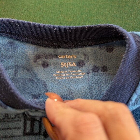 Bundle of Carter's Boy's Full-zip, Fleece, Footed Pajamas 5T 💙 - Picture 7 of 7